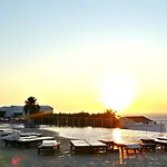 酒店 Theo Sunset Bay 基索内加