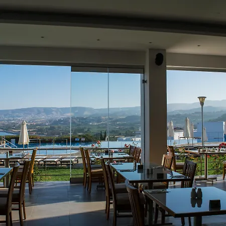 Theo Sunset Bay Kissonerga