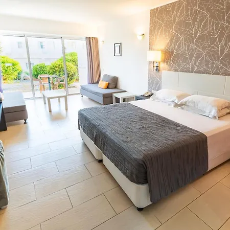 Theo Sunset Bay Hotel Kisonerga