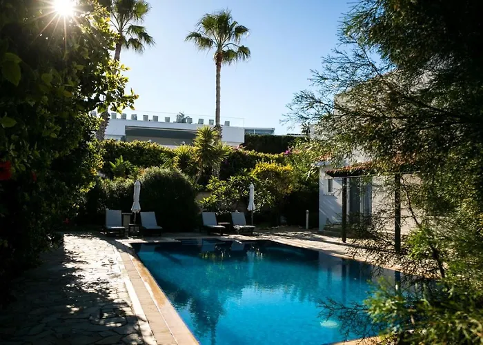 Theo Sunset Bay Κισσόνεργα