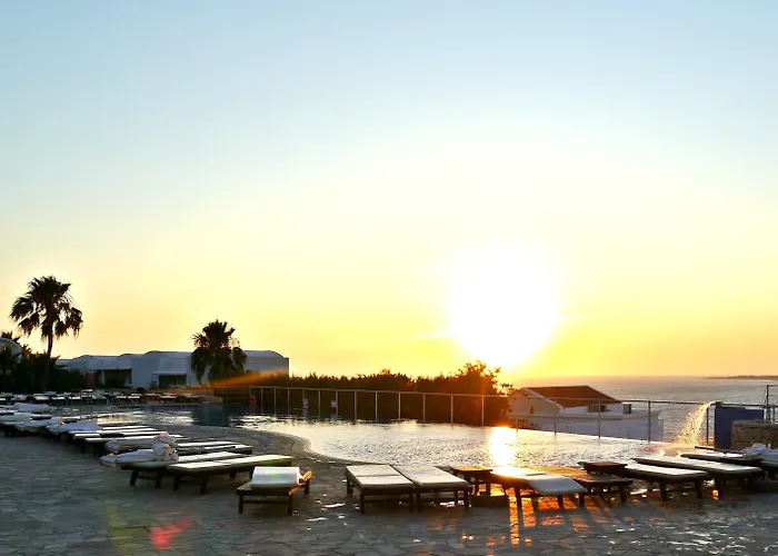 Ξενοδοχείο Theo Sunset Bay Κισσόνεργα