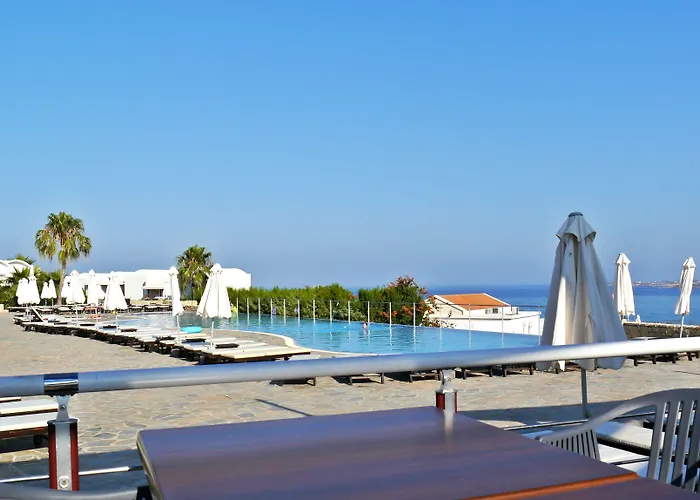 Hotel Theo Sunset Bay