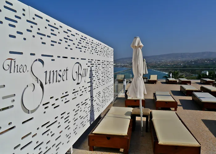 Theo Sunset Bay