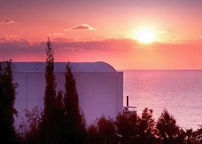 Hotel Theo Sunset Bay 4*