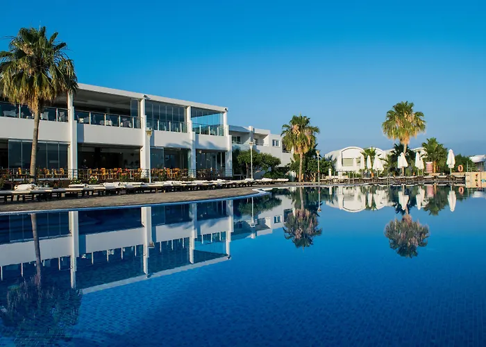 Theo Sunset Bay Hotel Kissonerga