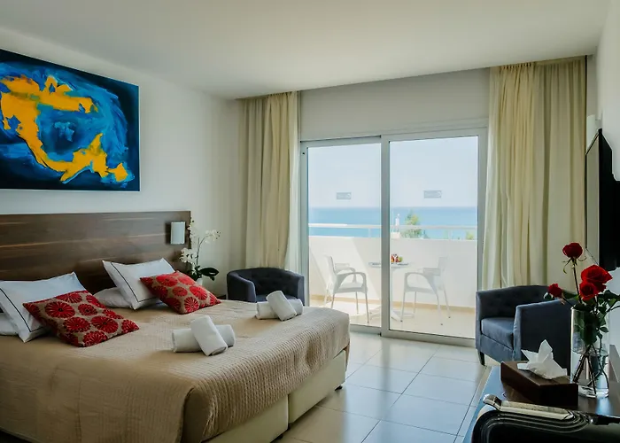 Theo Sunset Bay Hotel